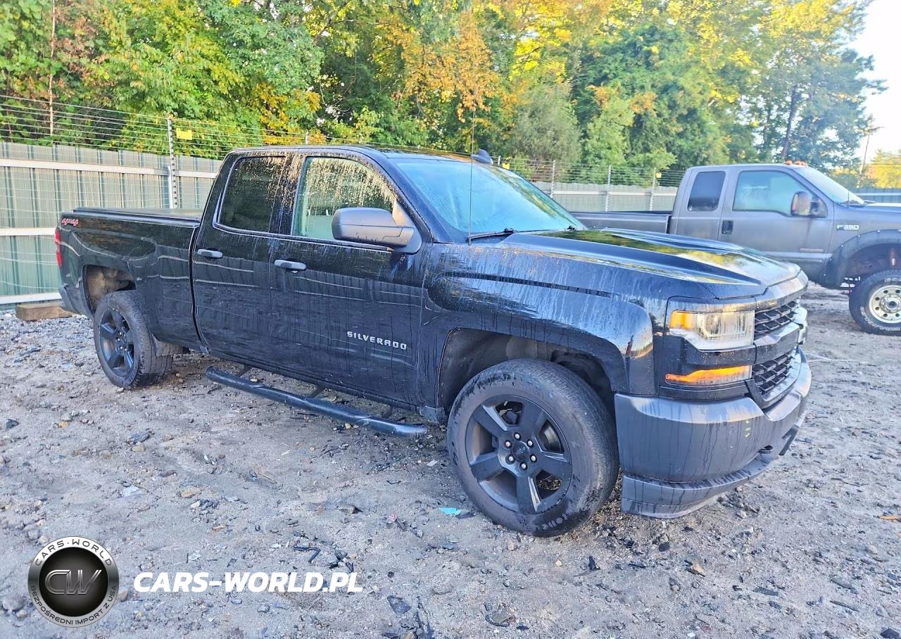 2017 Chevrolet Silverado K1500 VIN:1GCVKNECXHZ361663 - 4