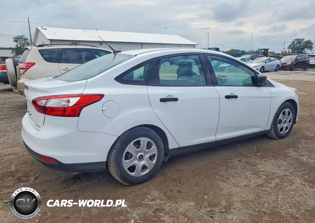 2013 Ford Focus S VIN:1FADP3E2XDL149907 - 3