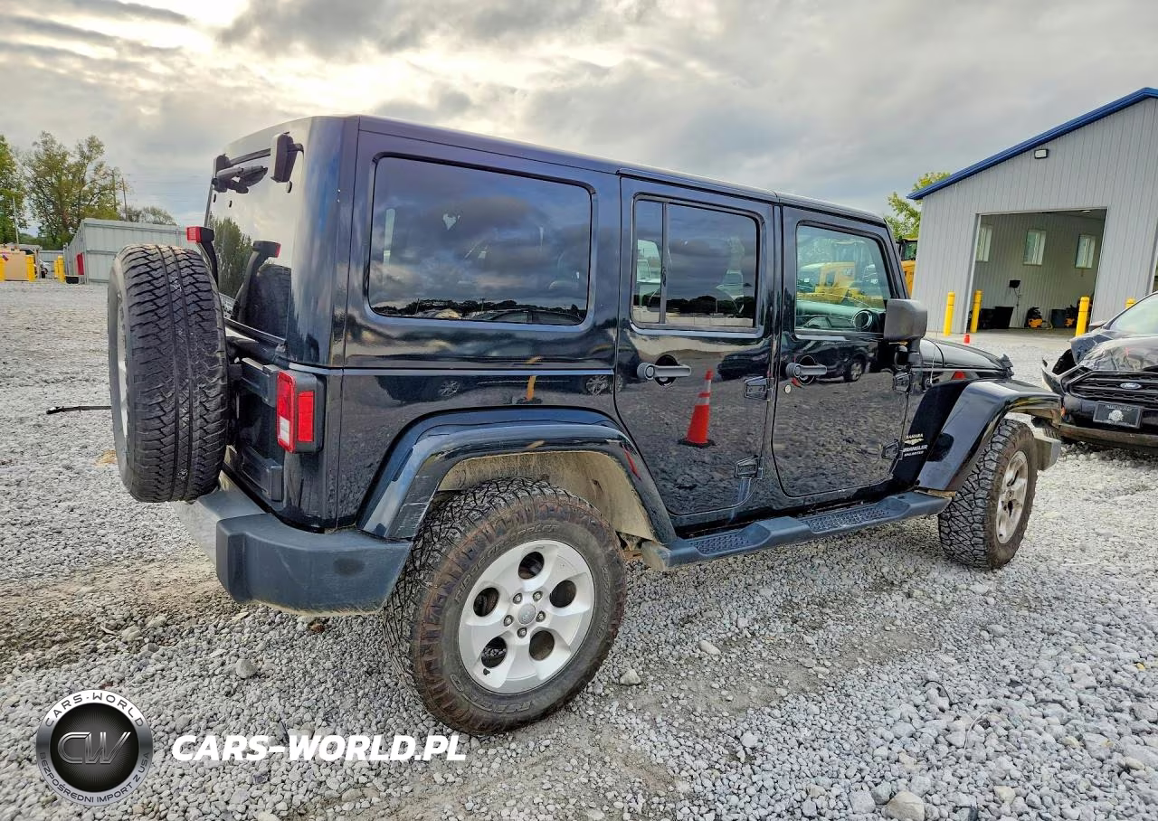 2015 Jeep Wrangler Unlimited Sahara VIN:1C4BJWEGXFL536766 - 3