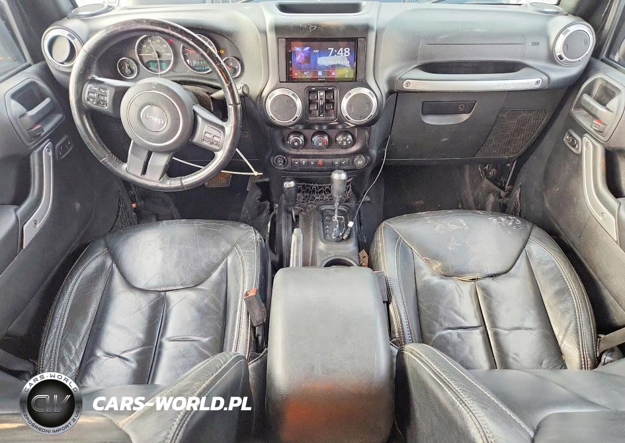2015 Jeep Wrangler Unlimited Sahara VIN:1C4BJWEGXFL536766 - 8