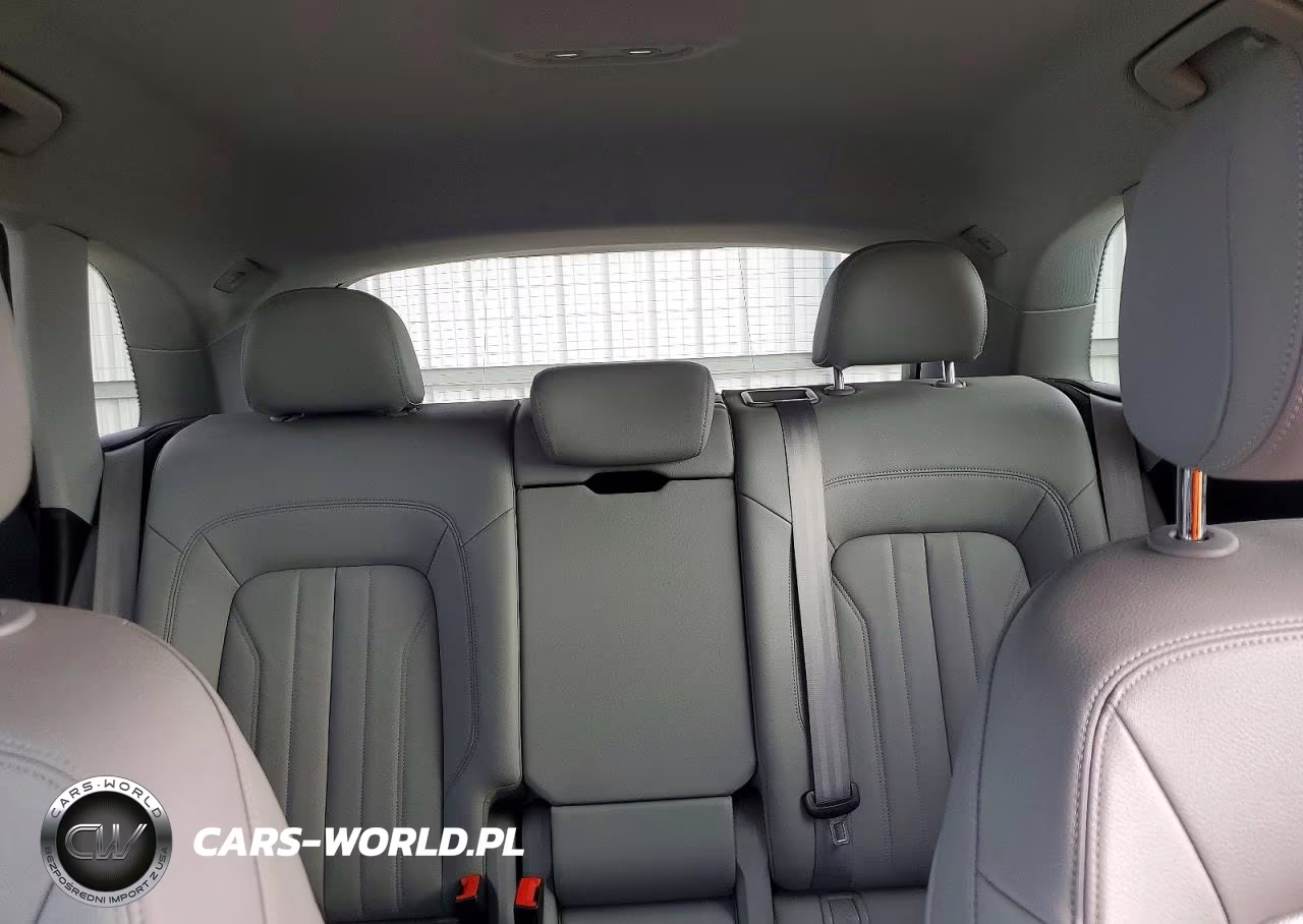 2018 Audi Q5 Premium VIN:WA1ANAFY0J2220814 - 10