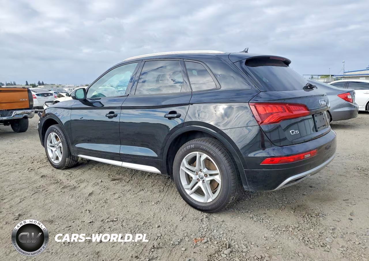 2018 Audi Q5 Premium VIN:WA1ANAFY0J2220814 - 2