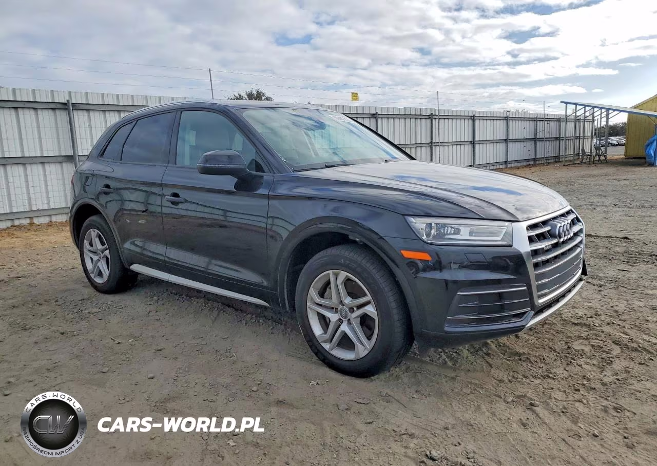 2018 Audi Q5 Premium VIN:WA1ANAFY0J2220814 - 4