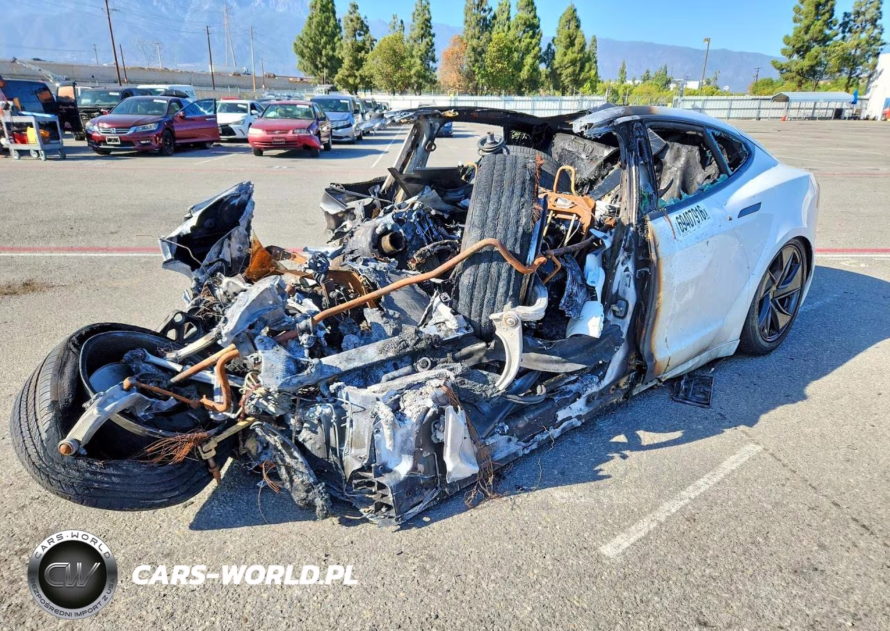 2026 Tesla Model S VIN:5YJSA1E55TF560327 - 1