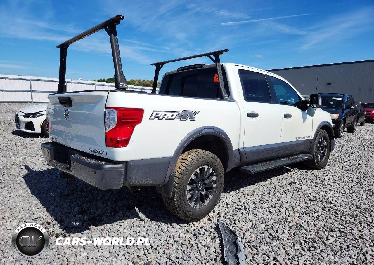 2018 Nissan Titan Pro-4X VIN:1N6AA1E5XJN551761 - 3