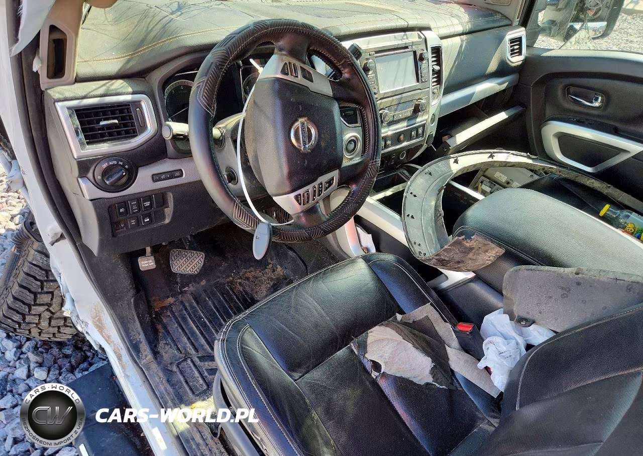 2018 Nissan Titan Pro-4X VIN:1N6AA1E5XJN551761 - 8