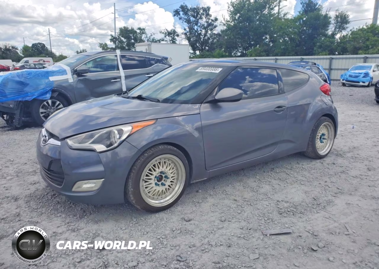 2015 Hyundai Veloster VIN:KMHTC6AD7FU232133 - 1