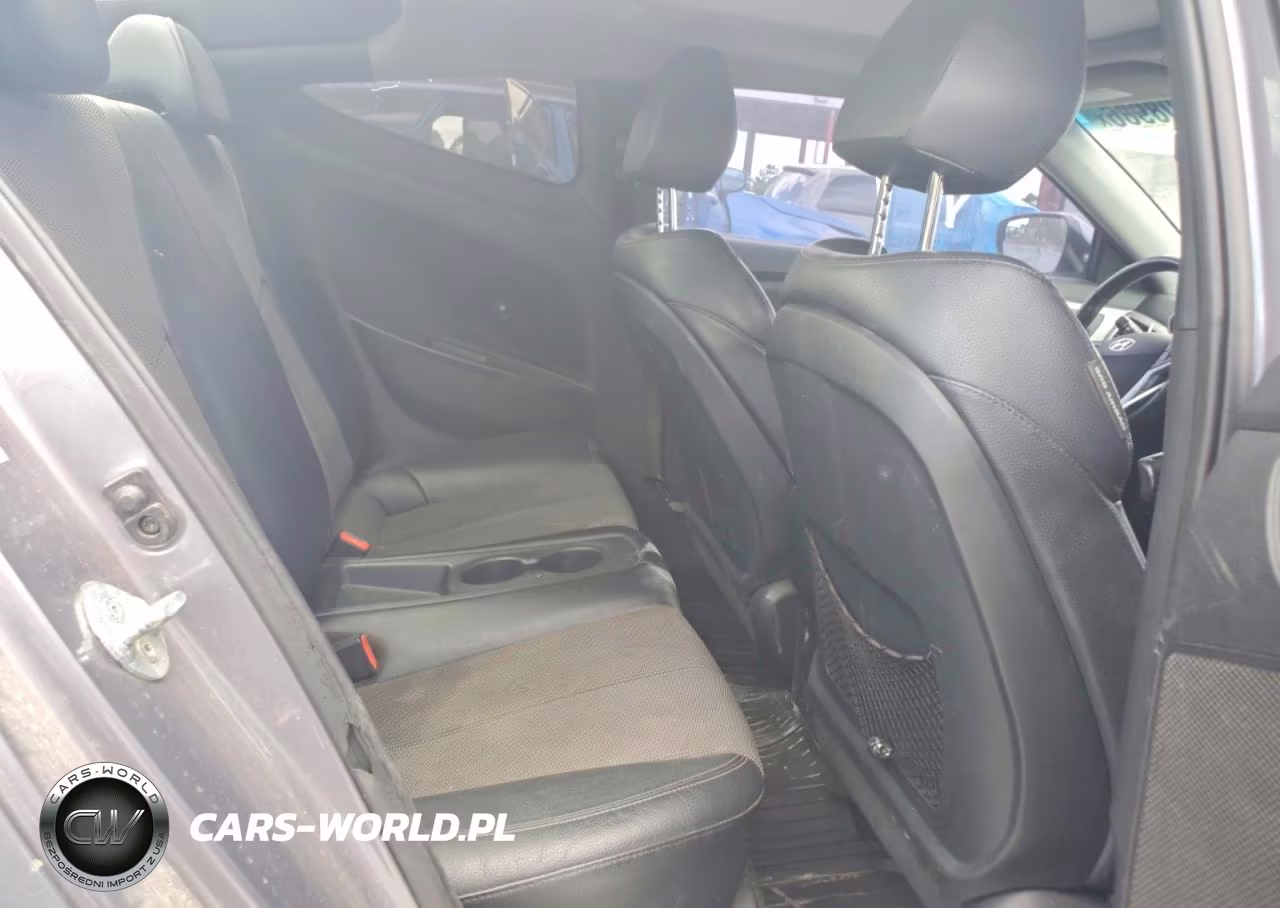 2015 Hyundai Veloster VIN:KMHTC6AD7FU232133 - 10
