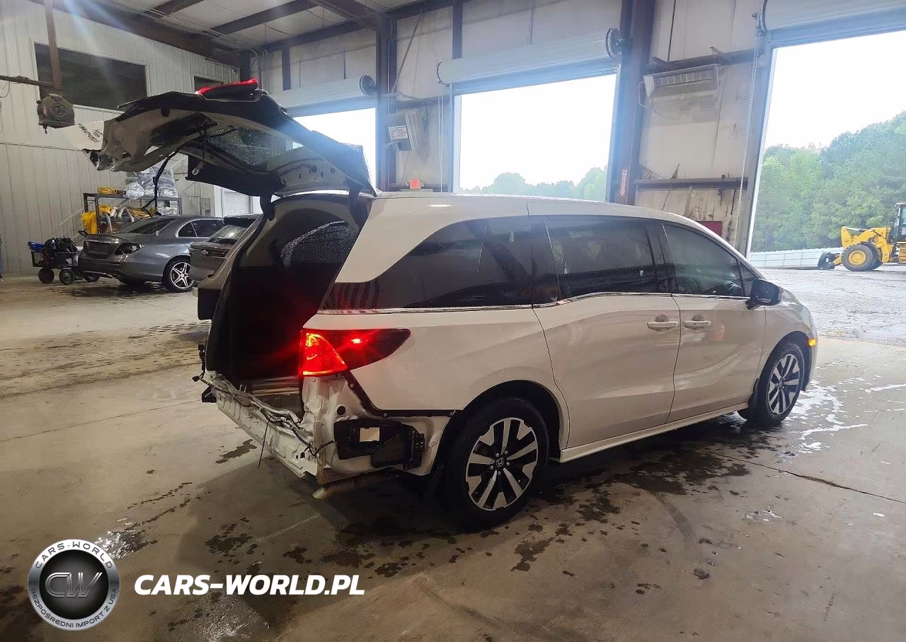 2026 Honda Odyssey Elite VIN:5FNRL6H97TB049979 - 3