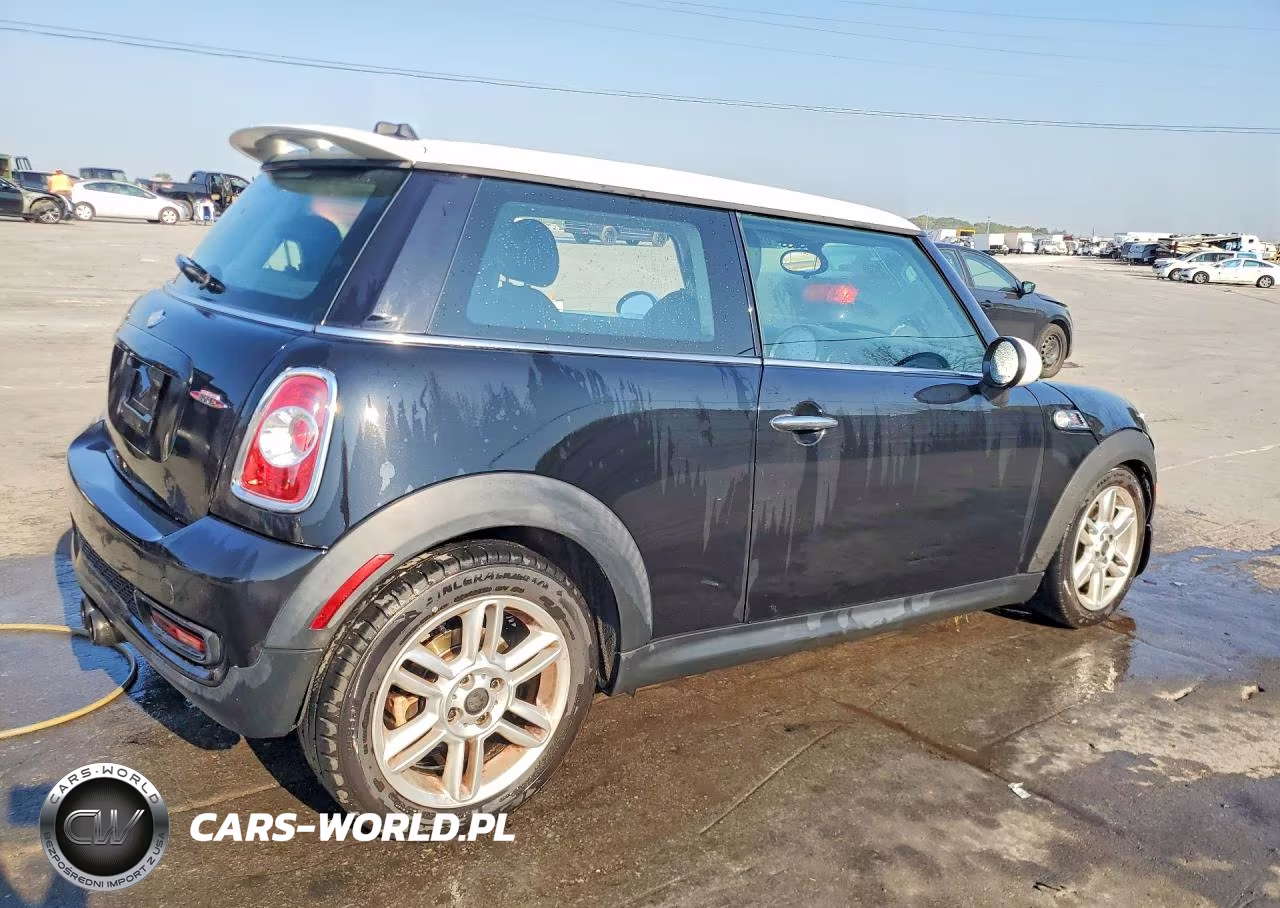 2011 Mini Cooper S VIN:WMWSV3C5XBTY13928 - 3