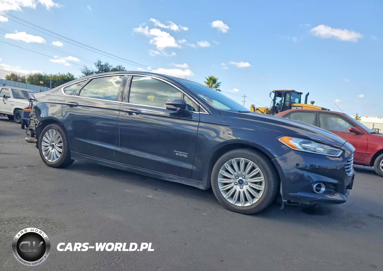 2013 Ford Fusion Titanium Phev VIN:3FA6P0SU9DR310388 - 4