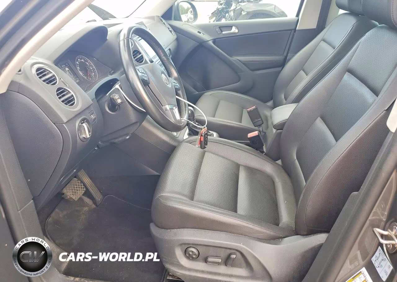 2016 Volkswagen Tiguan S VIN:WVGBV7AXXGW570864 - 7