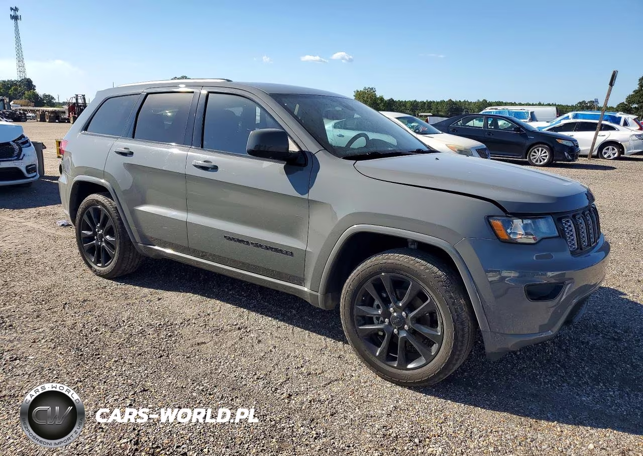2019 Jeep Grand Cherokee Laredo VIN:1C4RJEAG0KC798692 - 4