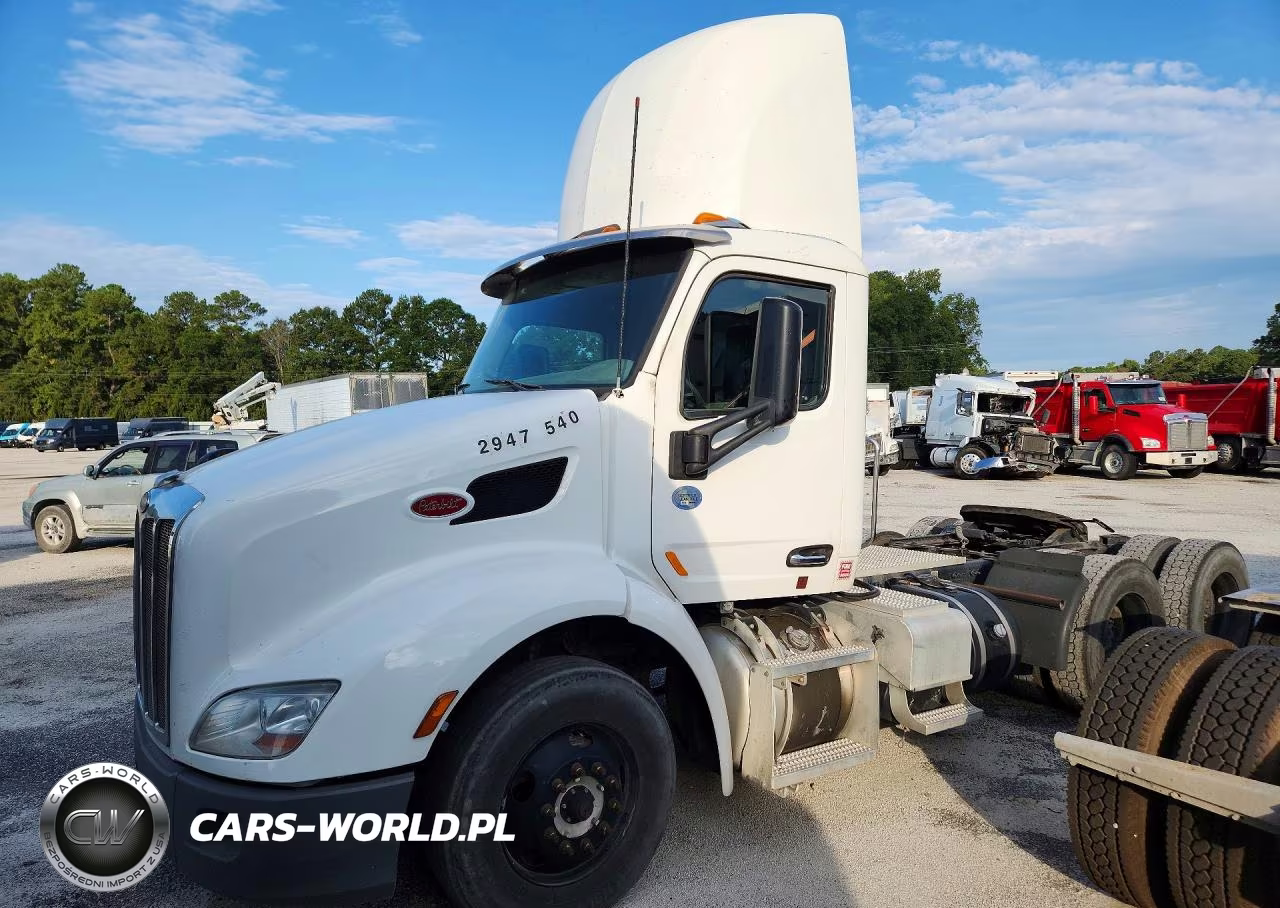 2020 Peterbilt 579 Semi Truck VIN:1XPBDP9X1LD687779 - 1