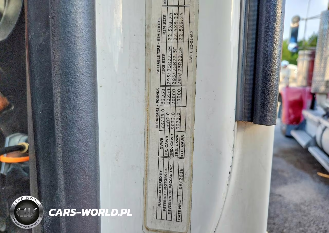 2020 Peterbilt 579 Semi Truck VIN:1XPBDP9X1LD687779 - 12