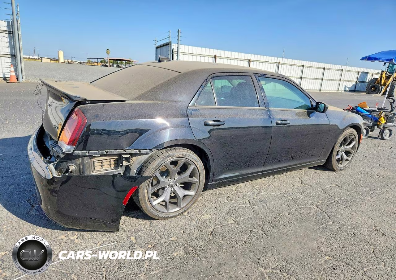 2020 Chrysler 300 Touring VIN:2C3CCAAGXLH212687 - 3