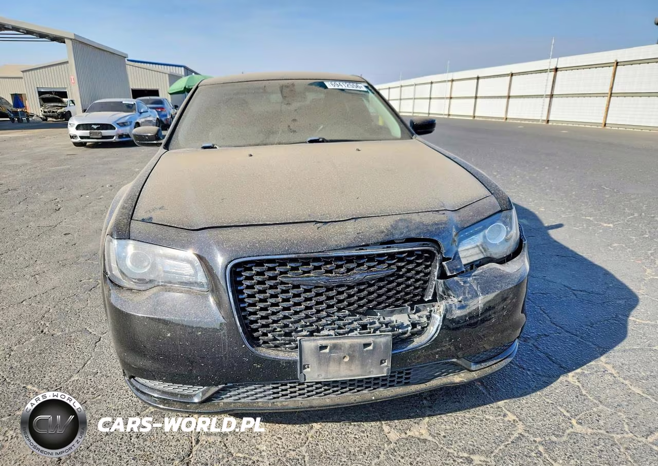2020 Chrysler 300 Touring VIN:2C3CCAAGXLH212687 - 5