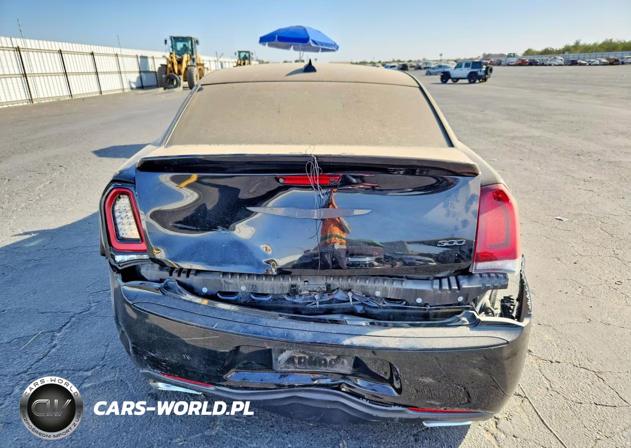 2020 Chrysler 300 Touring VIN:2C3CCAAGXLH212687 - 6