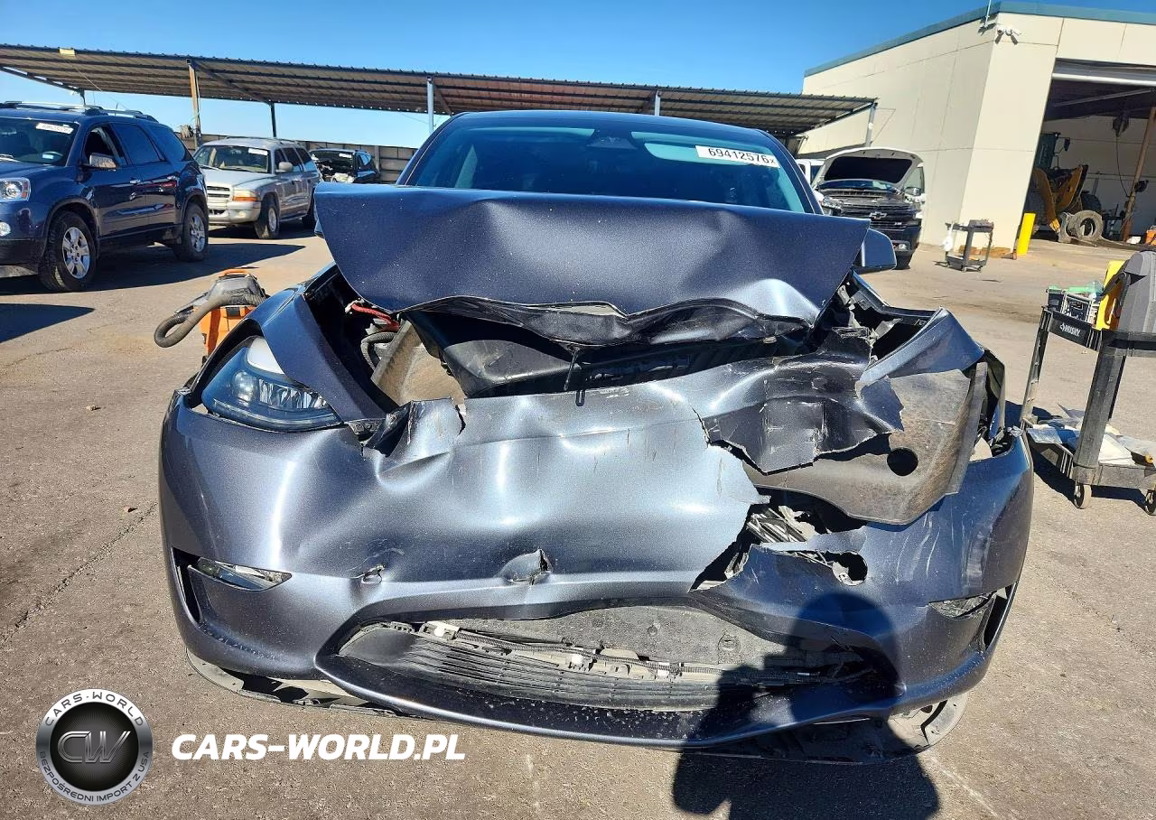 2023 Tesla Model Y VIN:7SAYGDEE8PA191009 - 5