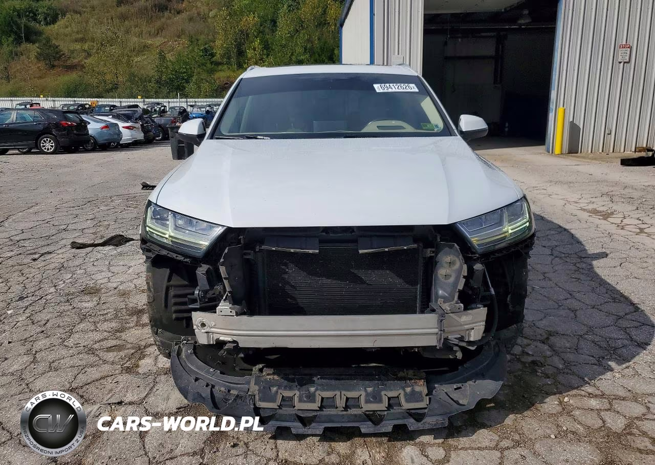 2018 Audi Q7 Premium Plus VIN:WA1LHAF78JD039732 - 5