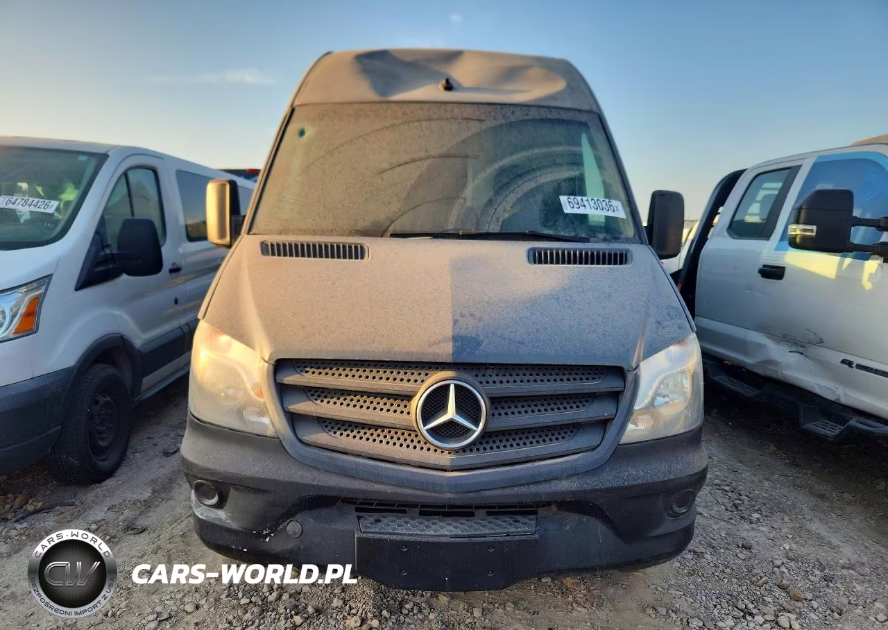 2018 Mercedes-Benz Sprinter 2500 VIN:WD3PE7CD9JP633803 - 5