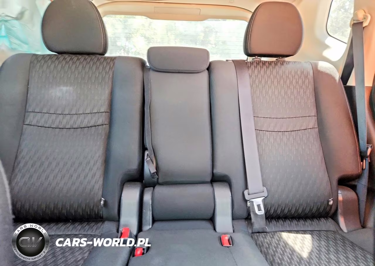 2018 Nissan Rogue S VIN:KNMAT2MT3JP601097 - 10