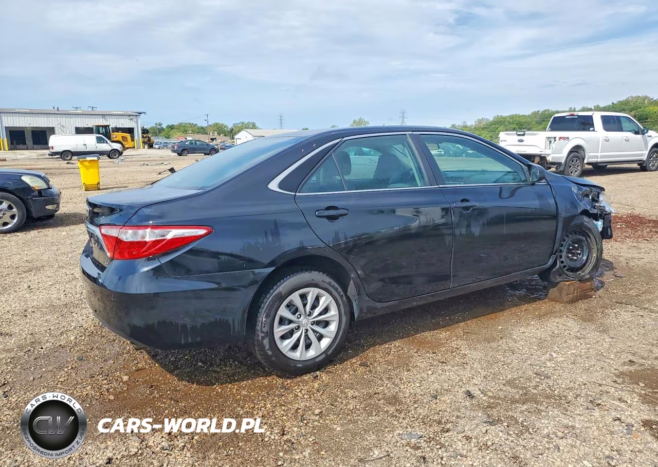 2017 Toyota Camry Le VIN:4T1BF1FK7HU761792 - 3