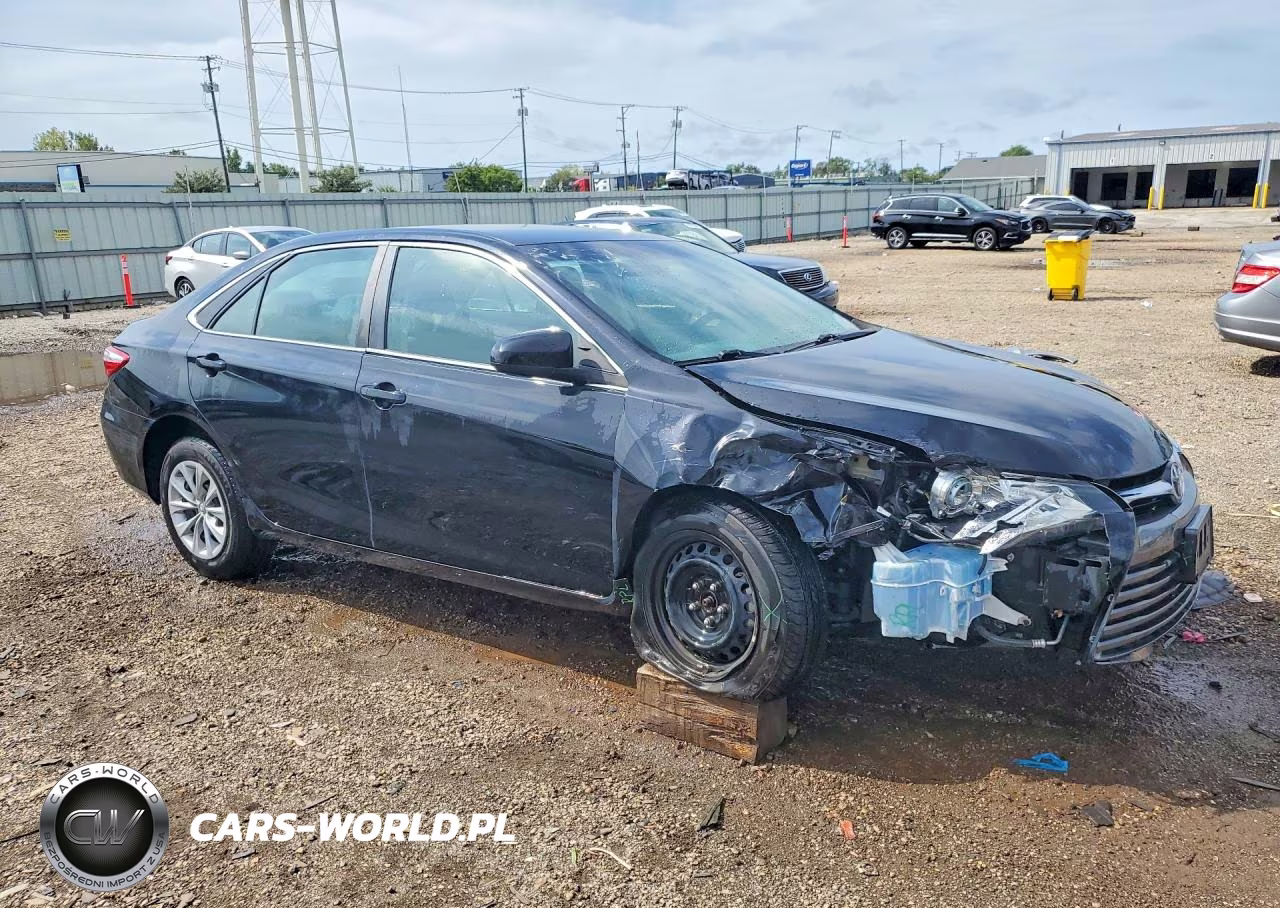 2017 Toyota Camry Le VIN:4T1BF1FK7HU761792 - 4