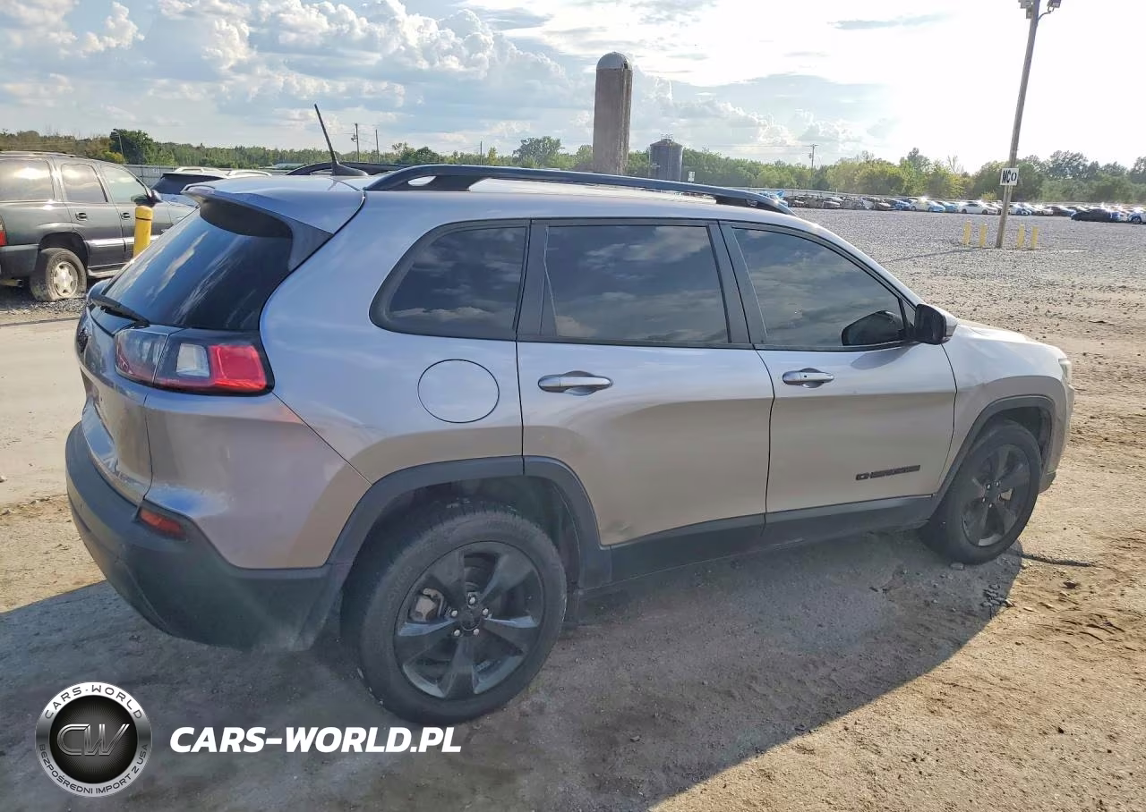 2021 Jeep Cherokee Latitude Plus VIN:1C4PJLLB8MD208653 - 3