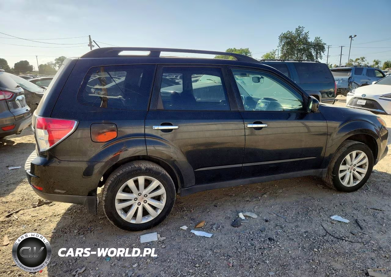 2012 Subaru Forester 2.5X Premium VIN:JF2SHADC4CH446977 - 3