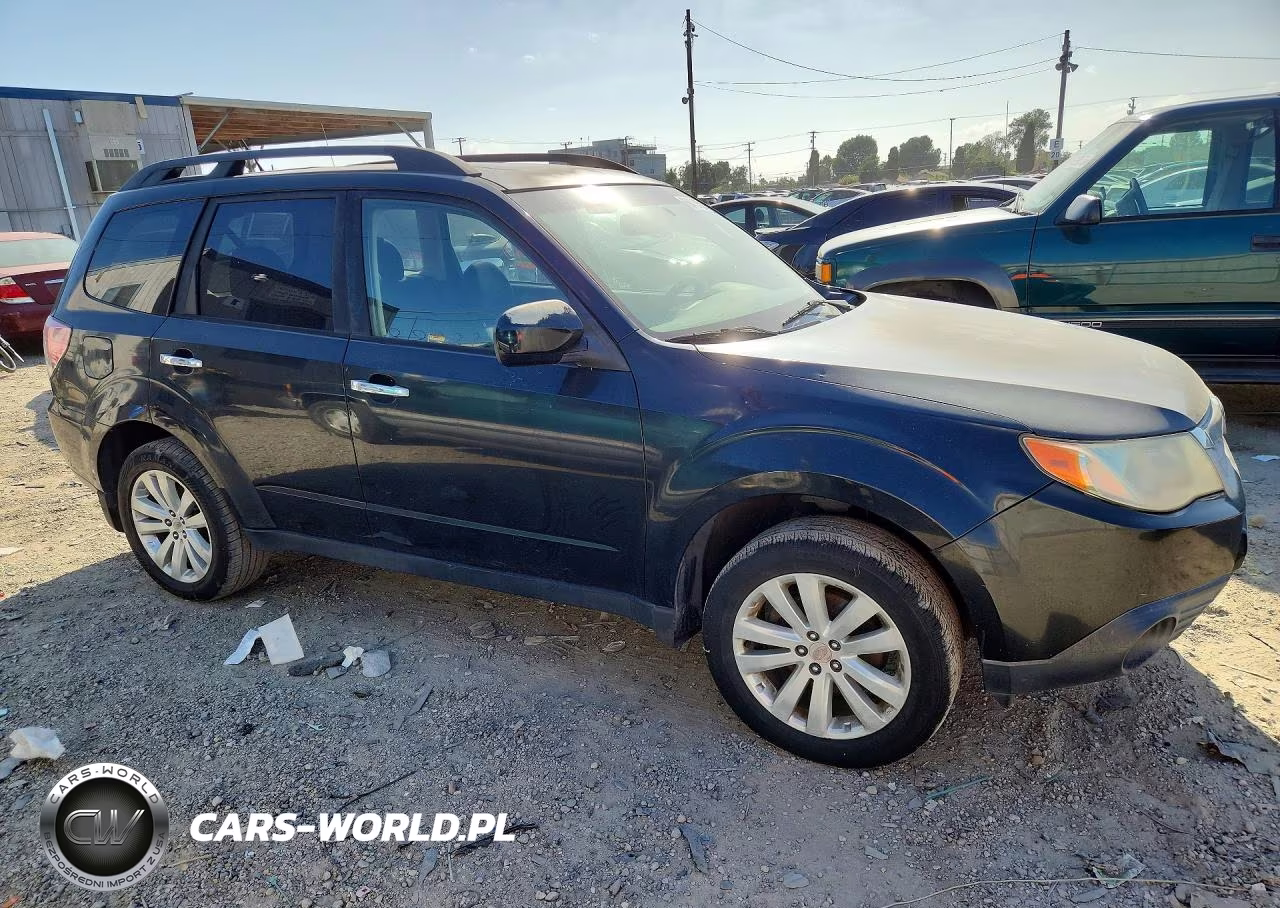 2012 Subaru Forester 2.5X Premium VIN:JF2SHADC4CH446977 - 4