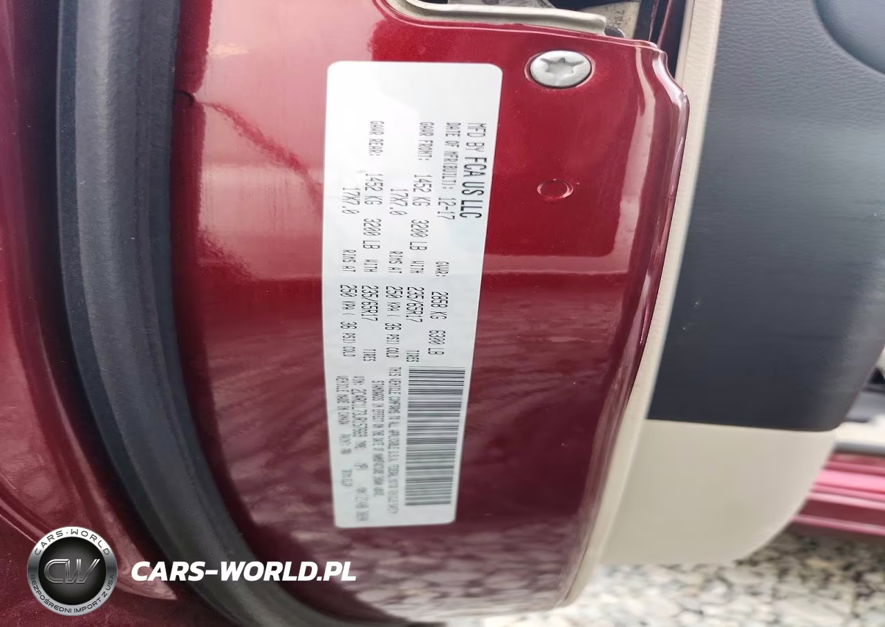 2018 Chrysler Pacifica Hybrid Touring L VIN:2C4RC1L73JR157669 - 13