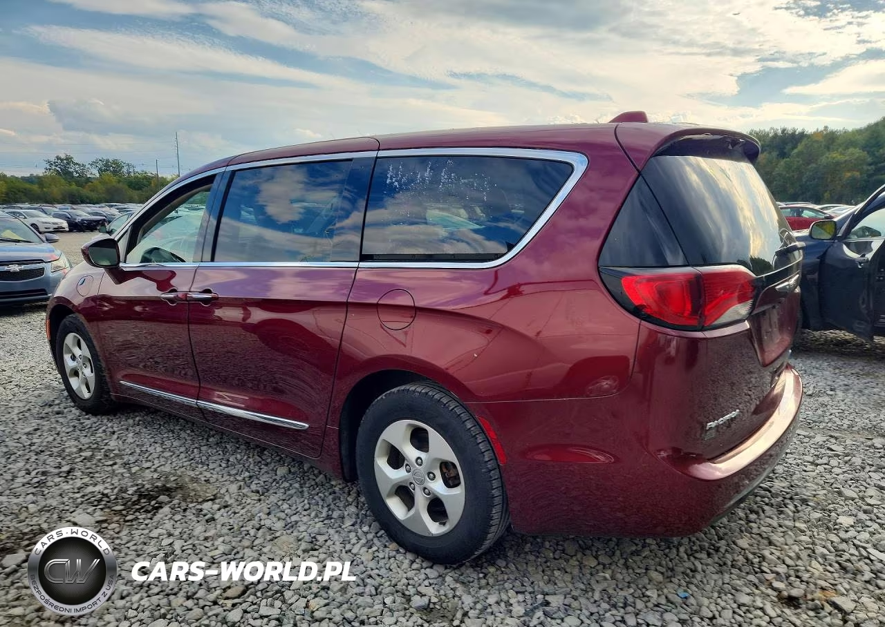2018 Chrysler Pacifica Hybrid Touring L VIN:2C4RC1L73JR157669 - 2