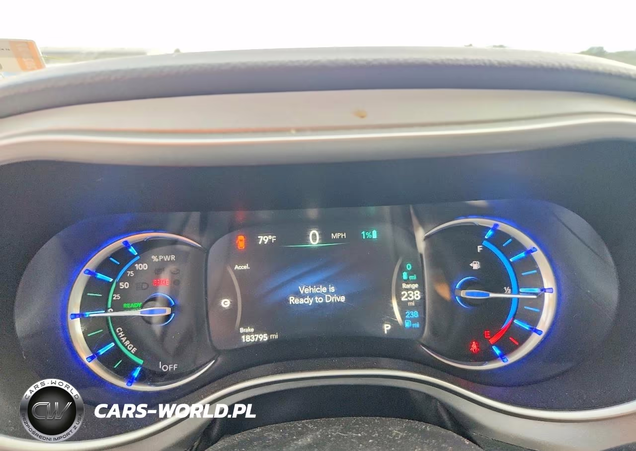 2018 Chrysler Pacifica Hybrid Touring L VIN:2C4RC1L73JR157669 - 9