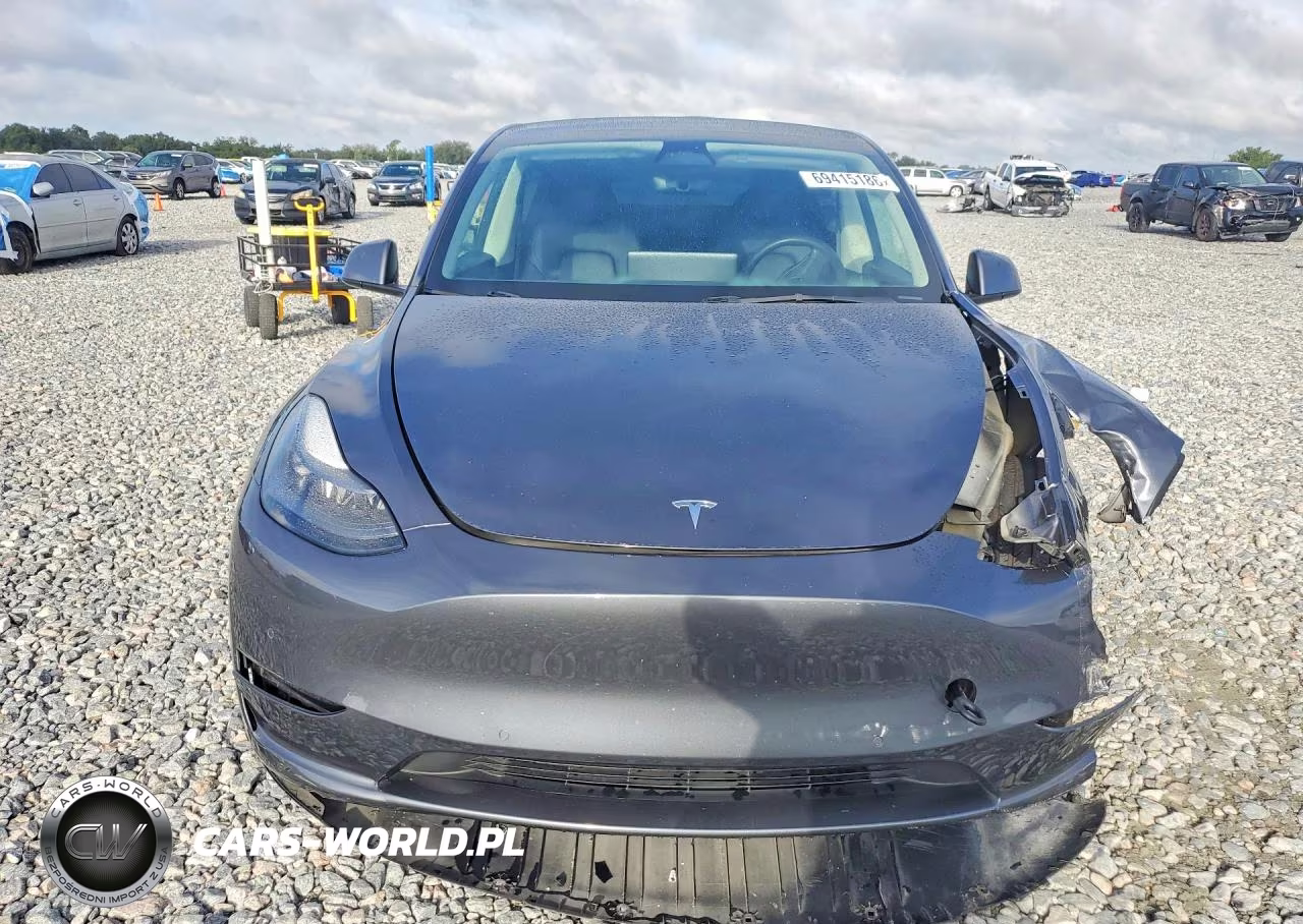 2023 Tesla Model Y VIN:7SAYGDEF6PF582459 - 5