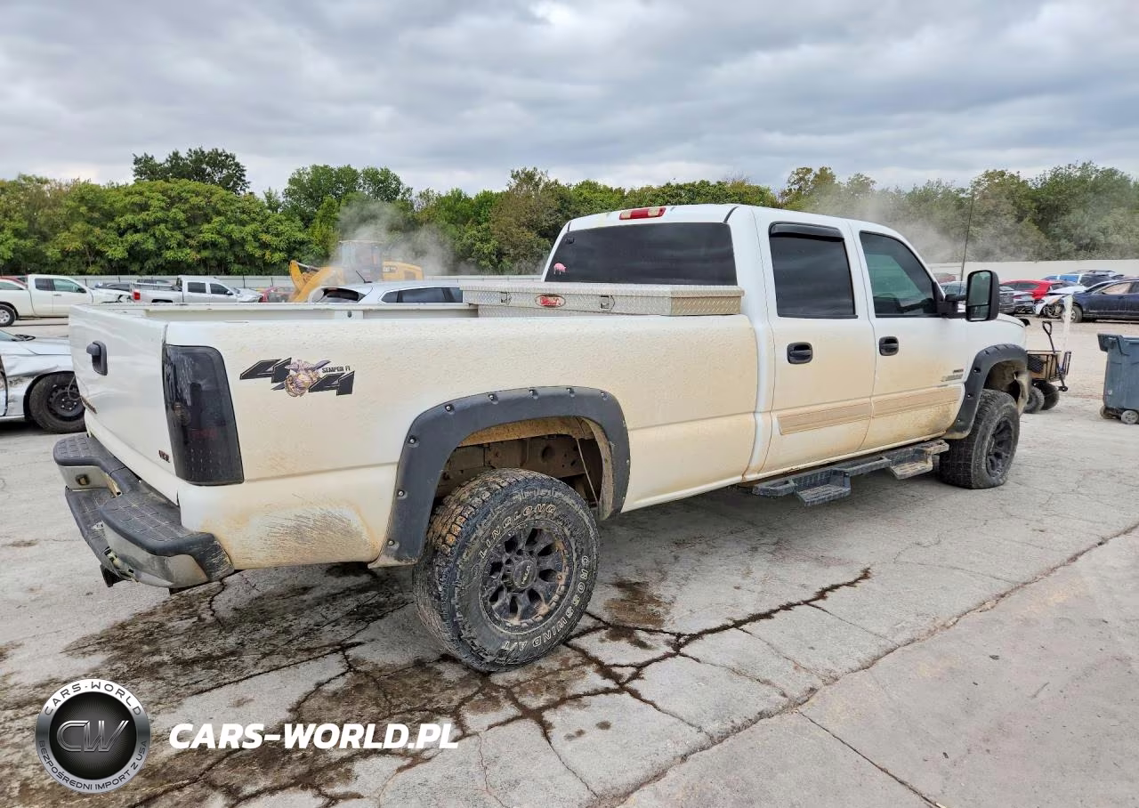 2005 Chevrolet Silverado K2500 Heavy Duty VIN:1GCHK23295F874048 - 3