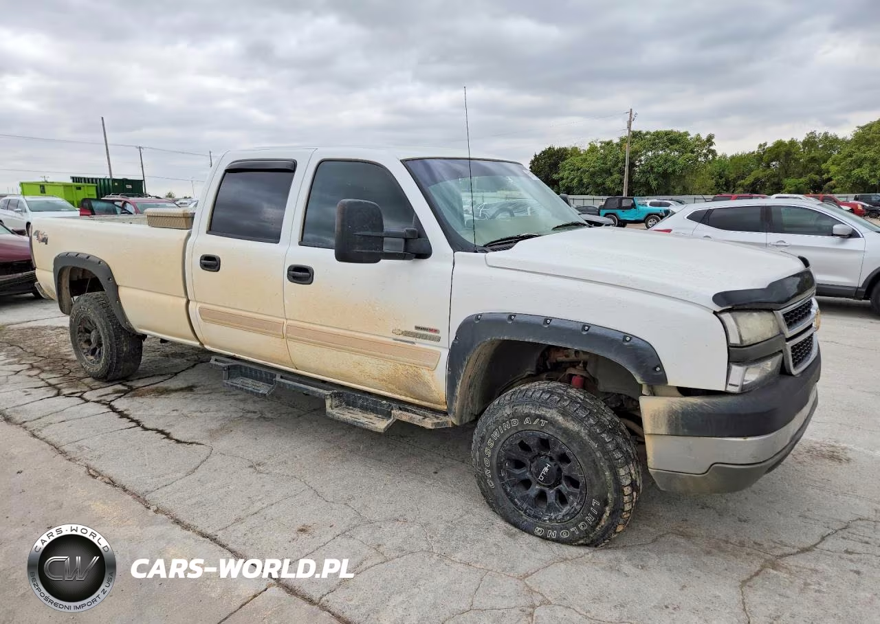 2005 Chevrolet Silverado K2500 Heavy Duty VIN:1GCHK23295F874048 - 4