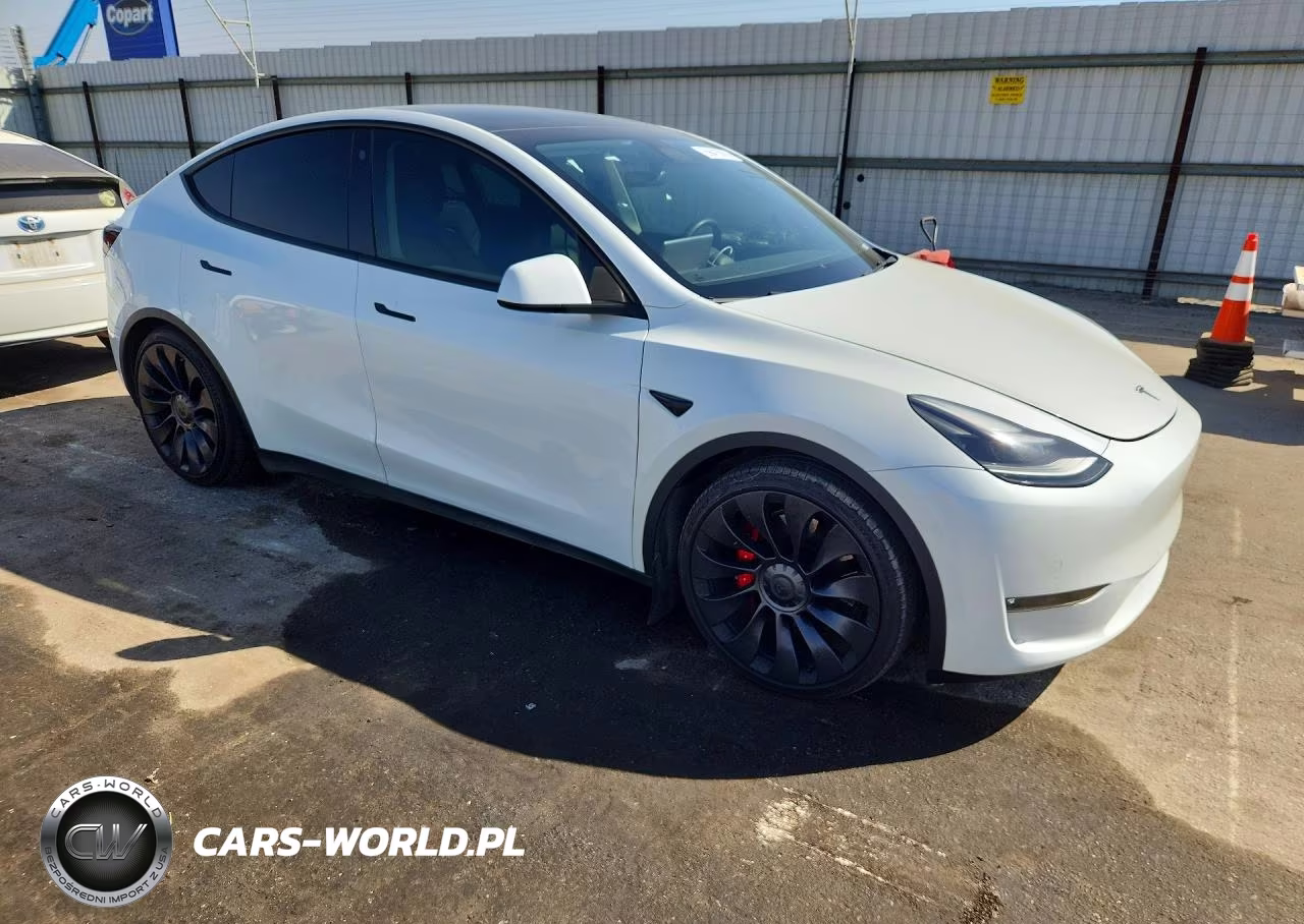 2022 Tesla Model Y VIN:7SAYGDEF7NF410230 - 4