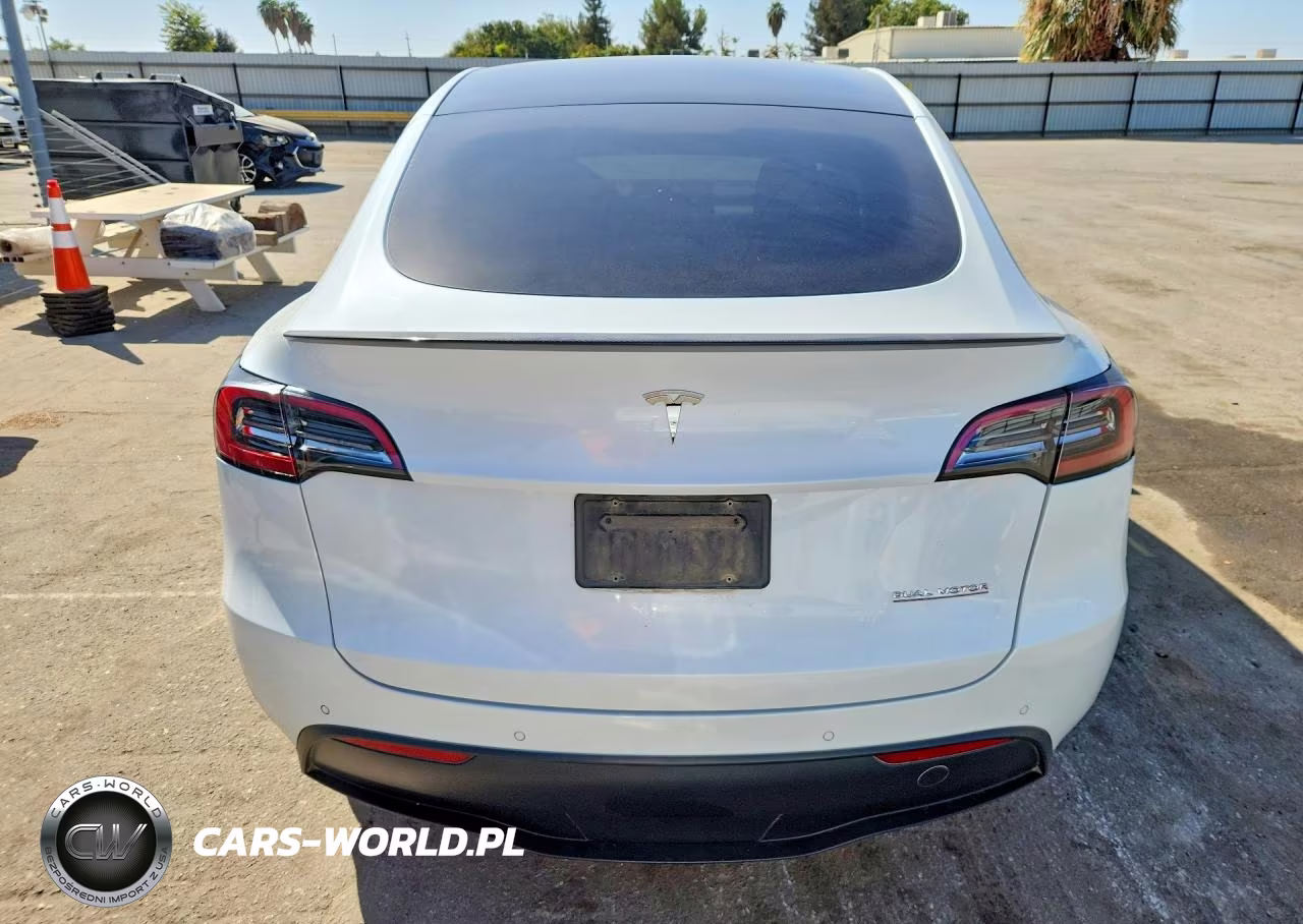2022 Tesla Model Y VIN:7SAYGDEF7NF410230 - 6