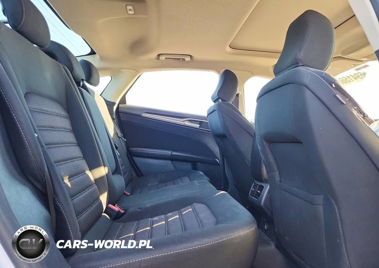 2020 Ford Fusion Se VIN:3FA6P0HD1LR135897 - 10