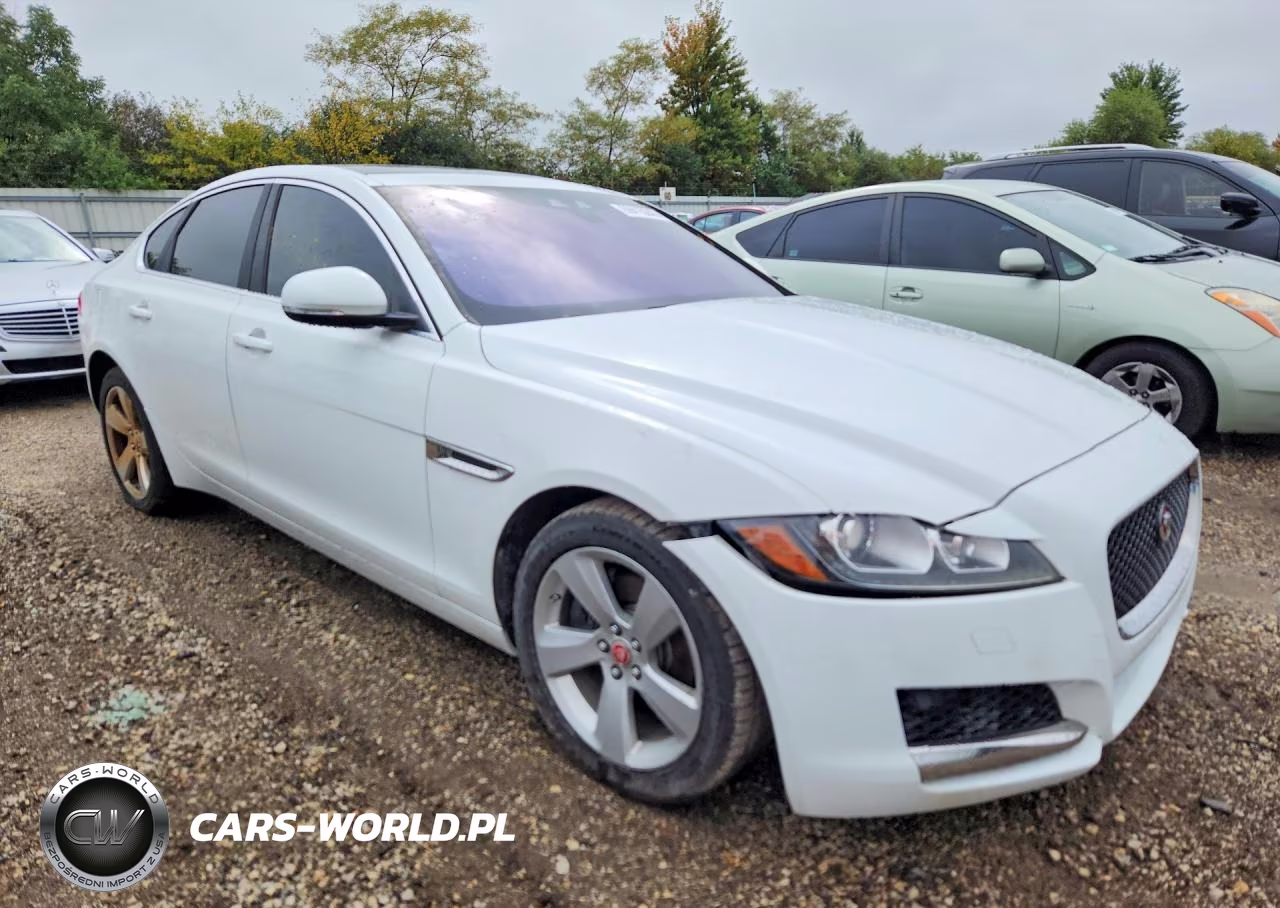 2018 Jaguar Xf VIN:SAJBR4FX1JCY69492 - 4