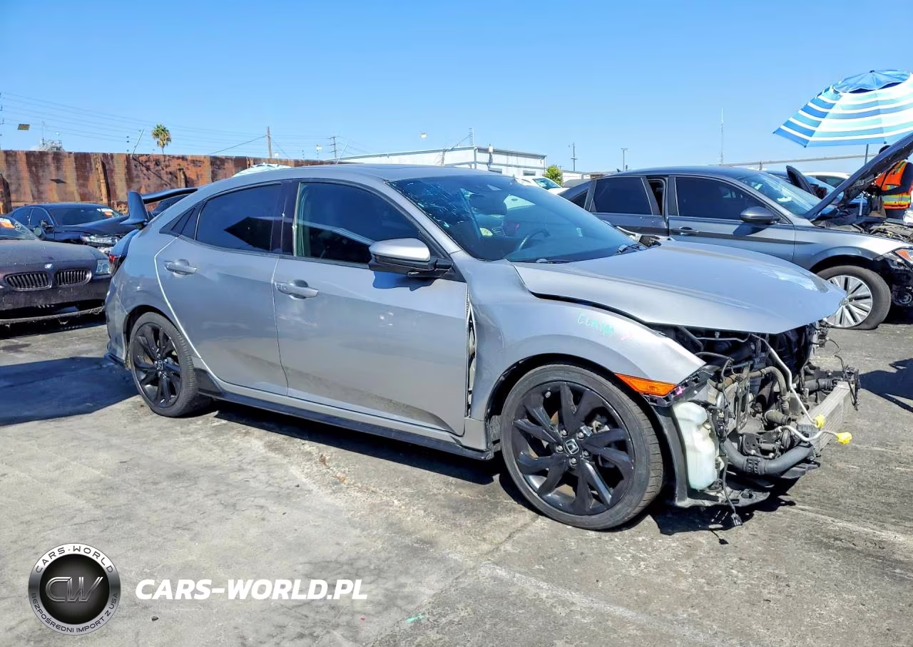2017 Honda Civic Sport Touring VIN:SHHFK7H99HU425471 - 4
