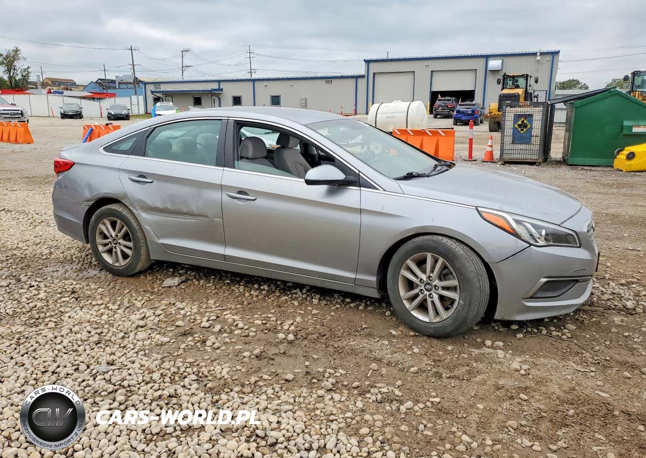 2016 Hyundai Sonata Se VIN:5NPE24AF4GH299631 - 4
