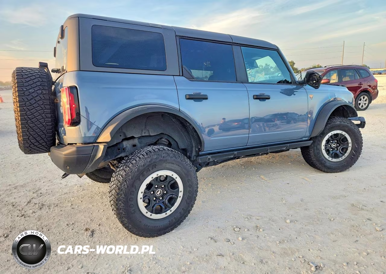 2023 Ford Bronco Base VIN:1FMEE5DP2PLB32998 - 3