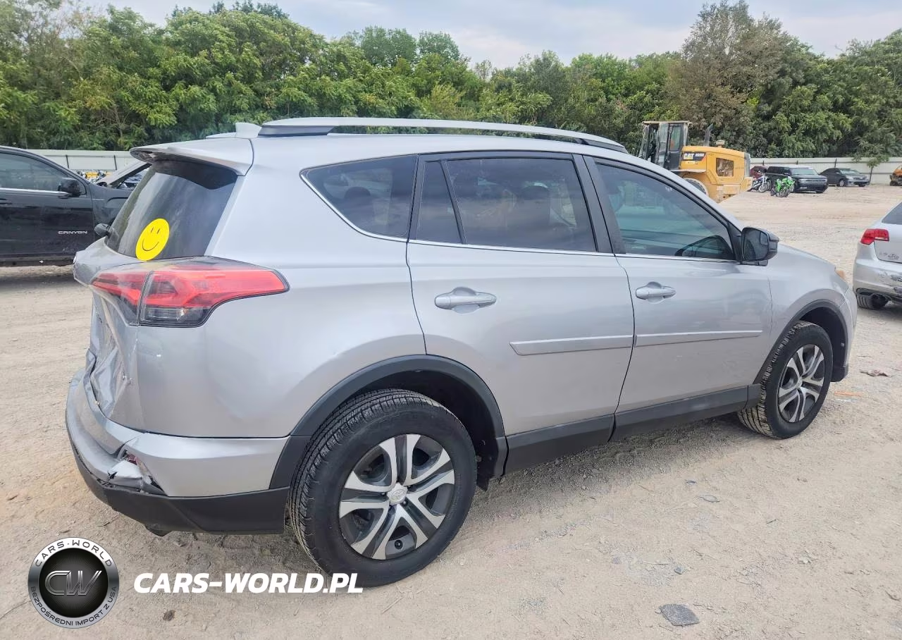 2018 Toyota Rav4 Le VIN:2T3BFREV0JW707998 - 3