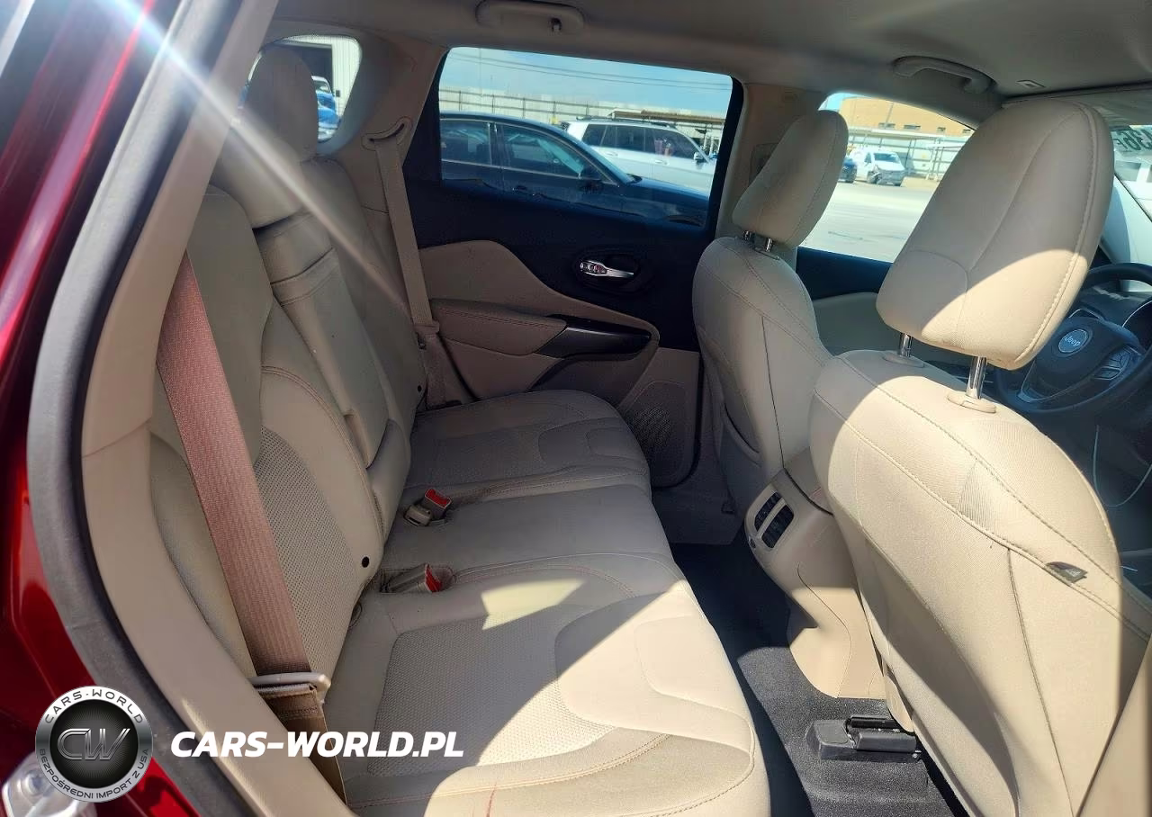2019 Jeep Cherokee Latitude VIN:1C4PJLCB7KD392416 - 11