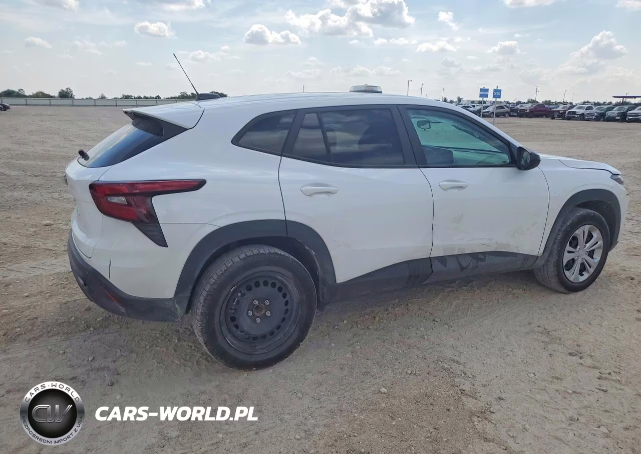 2025 Chevrolet Trax Ls VIN:KL77LFEPXSC199197 - 3