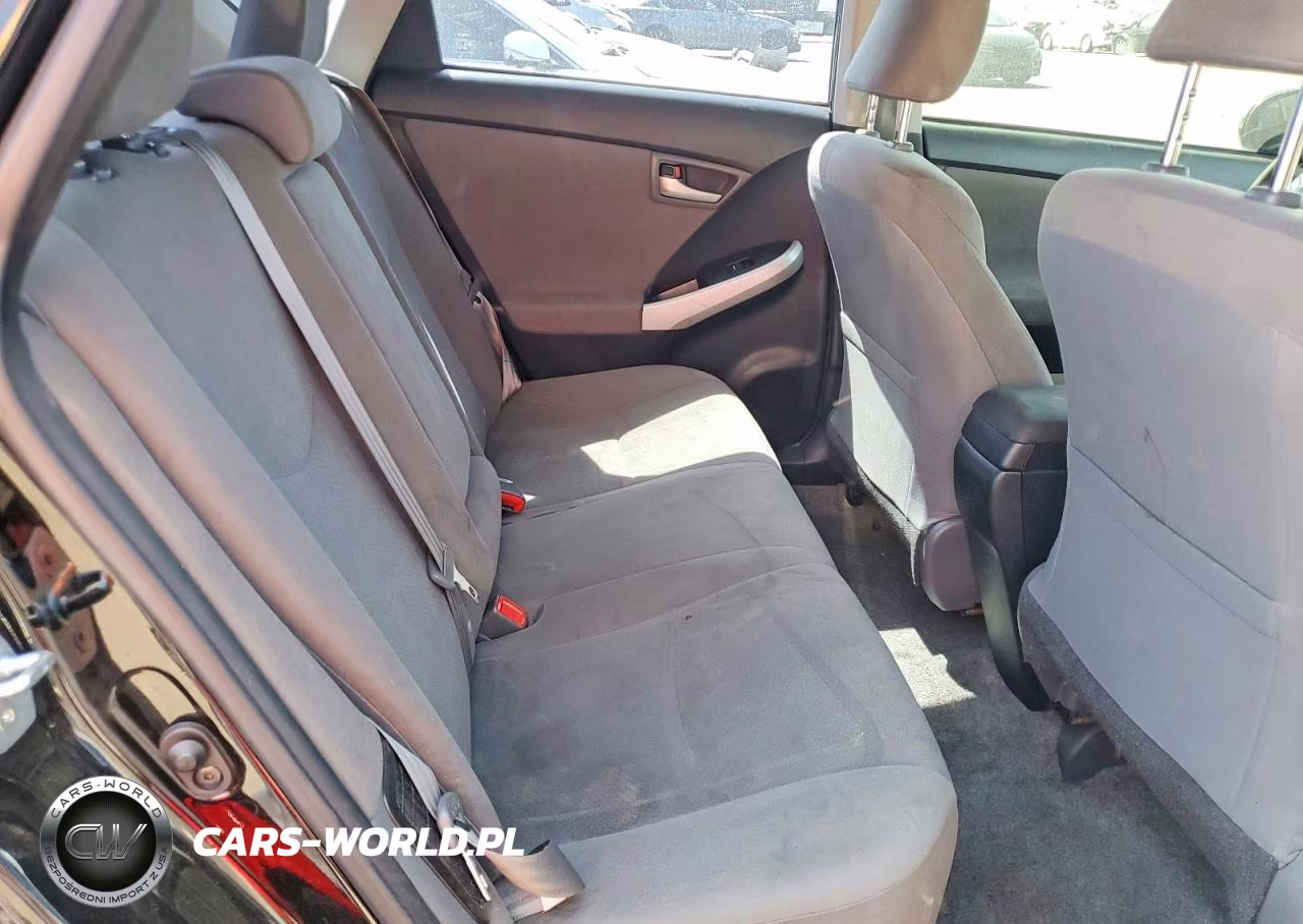 2015 Toyota Prius Two VIN:JTDKN3DU5F0482823 - 10