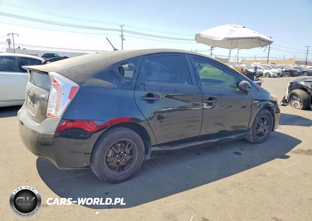 2015 Toyota Prius Two VIN:JTDKN3DU5F0482823 - 3