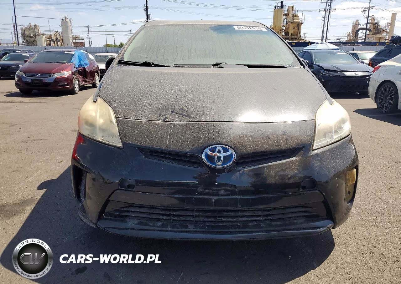 2015 Toyota Prius Two VIN:JTDKN3DU5F0482823 - 5
